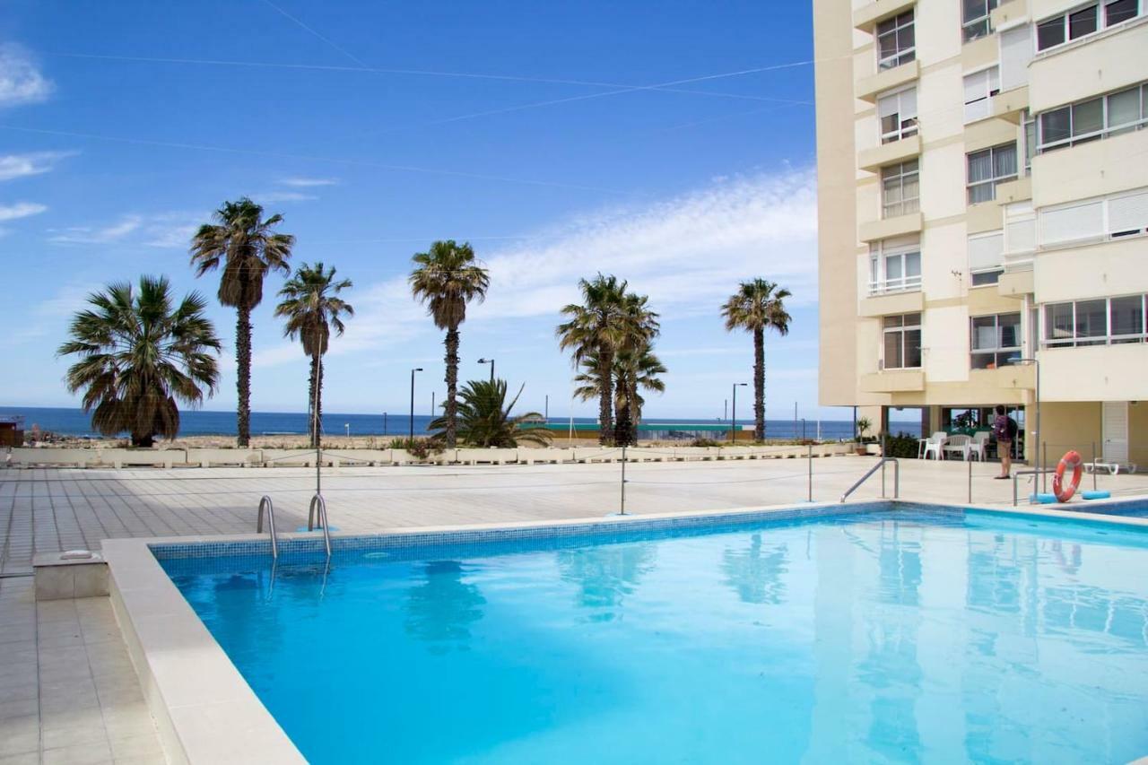 Wonderful Studio Apartment In Front Of The Beach コスタ・ダ・カパリカ エクステリア 写真