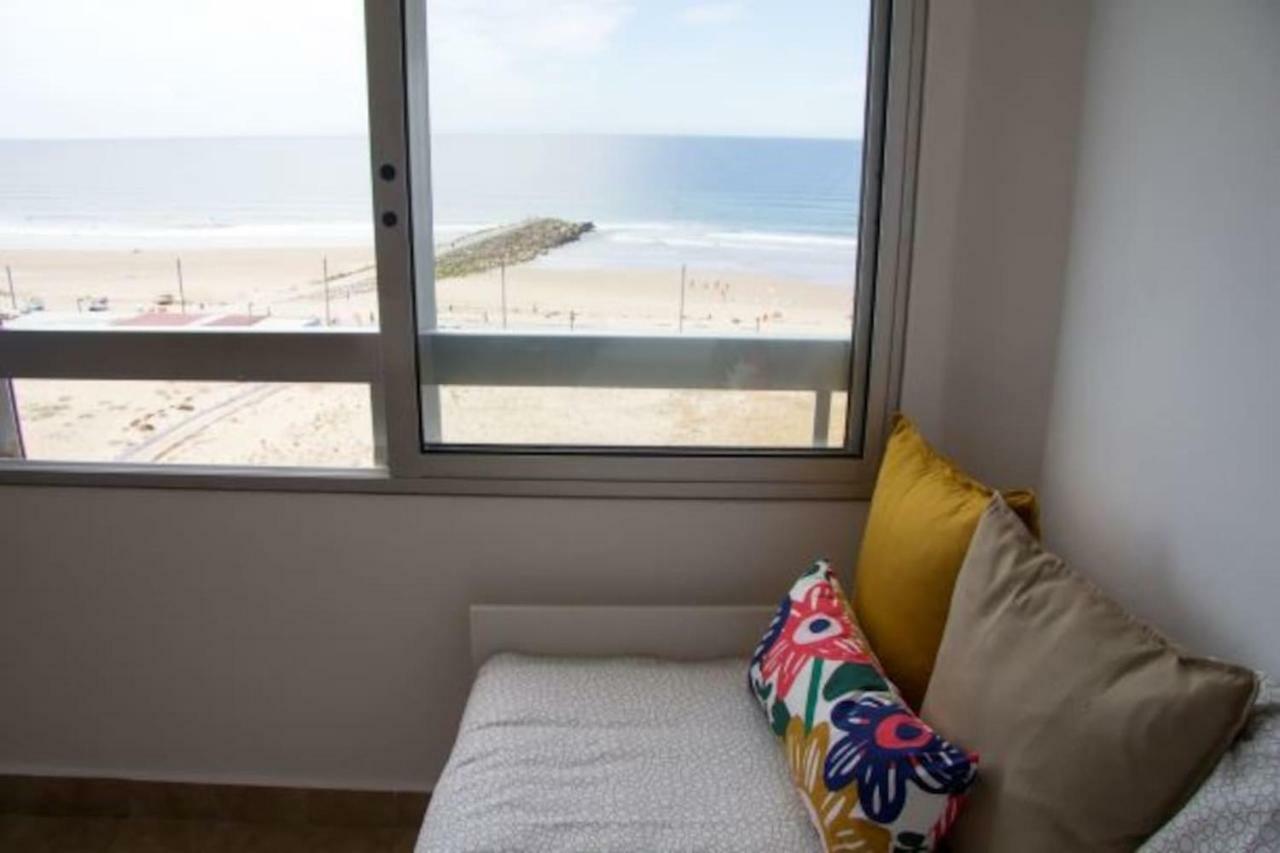 Wonderful Studio Apartment In Front Of The Beach コスタ・ダ・カパリカ エクステリア 写真