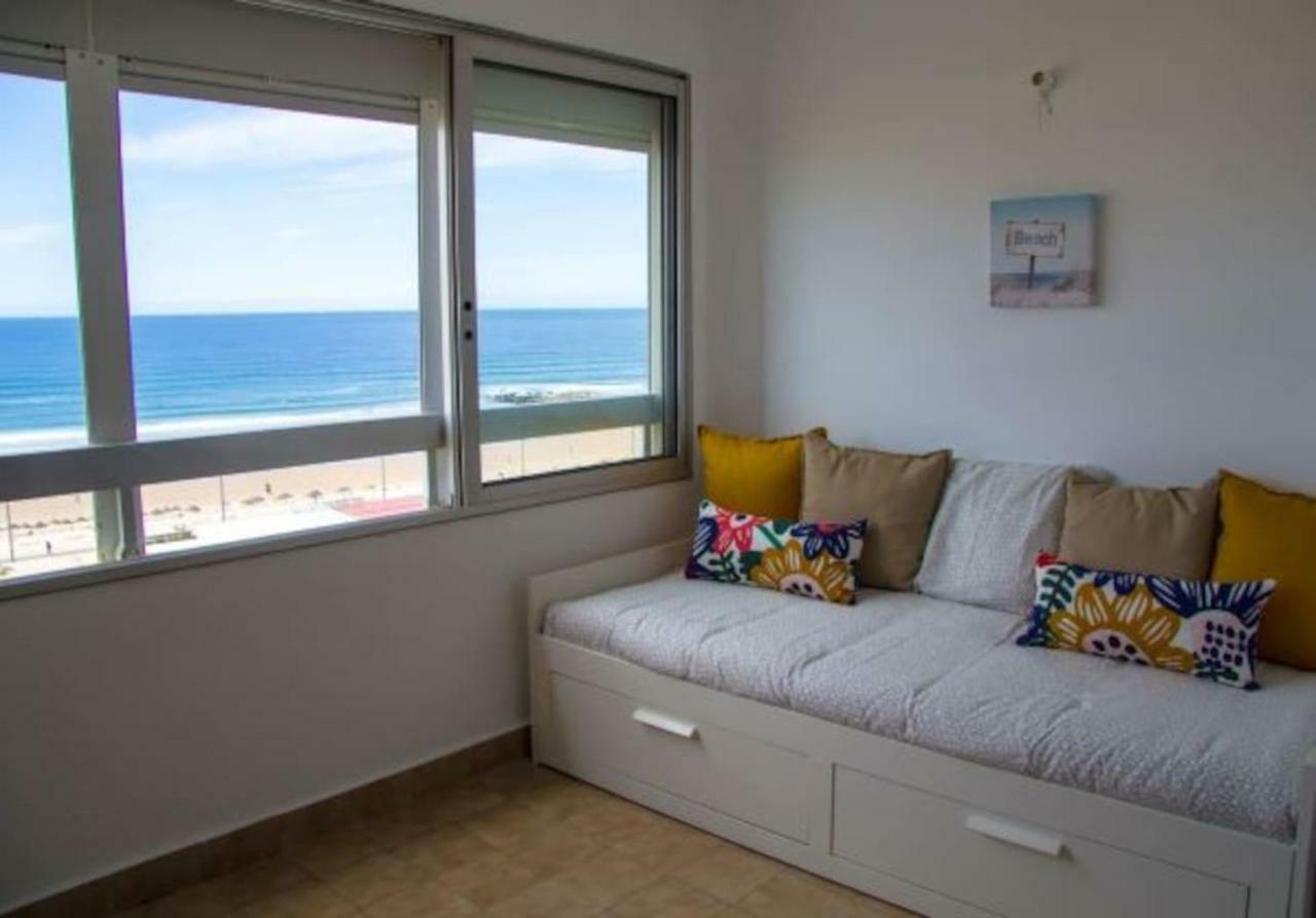 Wonderful Studio Apartment In Front Of The Beach コスタ・ダ・カパリカ エクステリア 写真